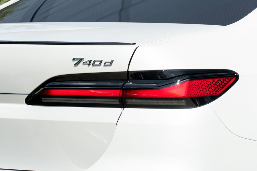 BMW 740 2025