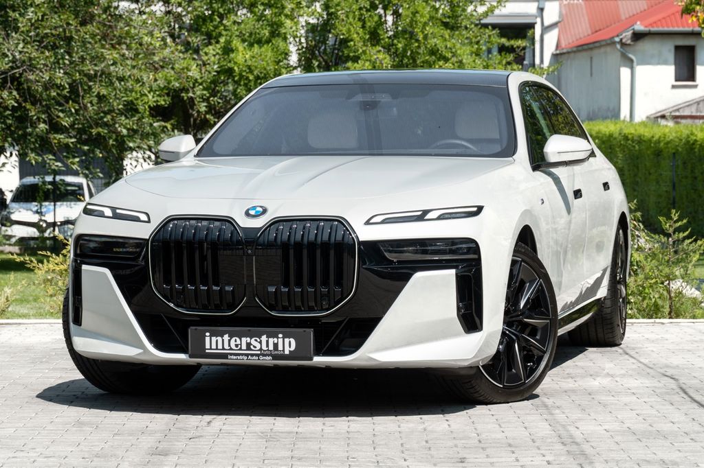 BMW 740 2025