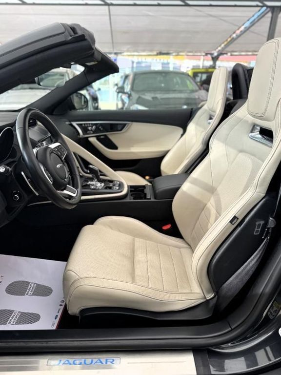 Jaguar F-Type 2019
