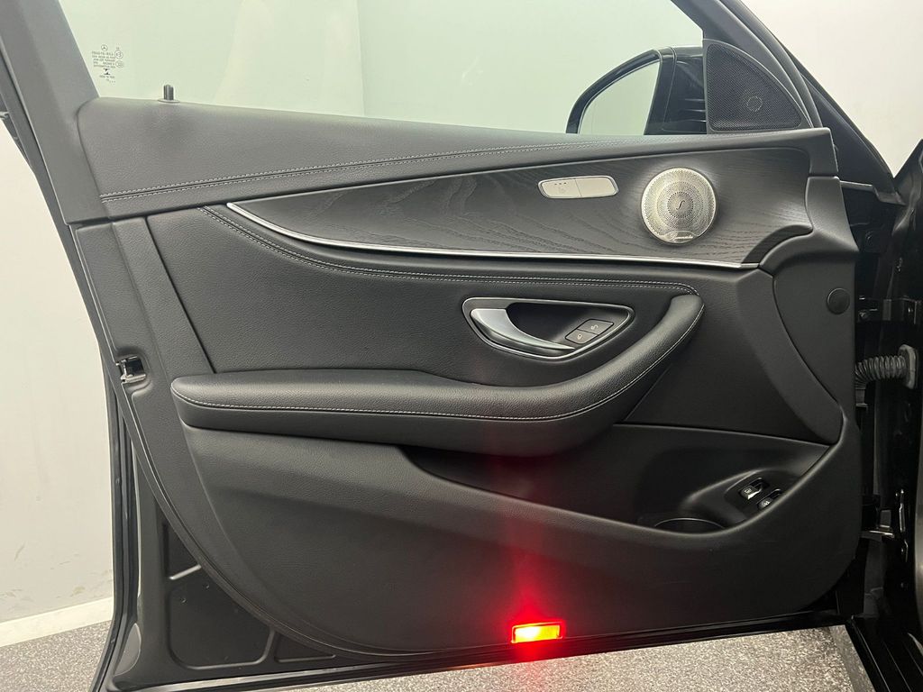 Mercedes-Benz E 300 2021