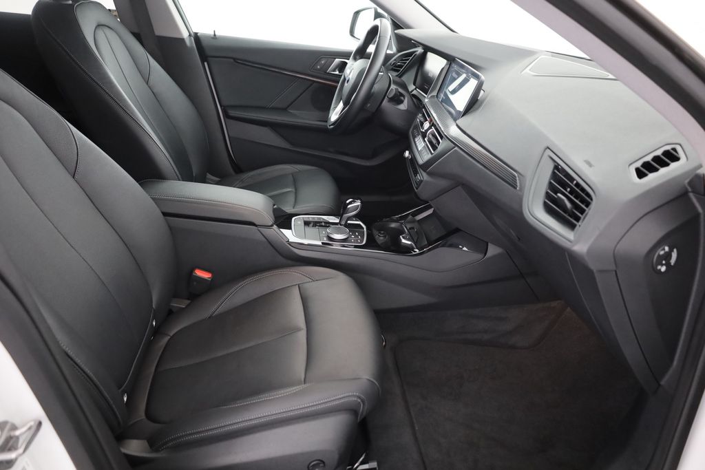 BMW 218 2024