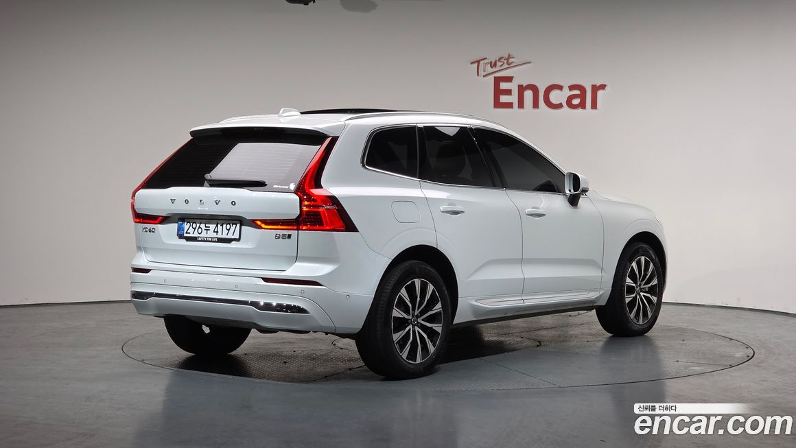Volvo XC60 2025