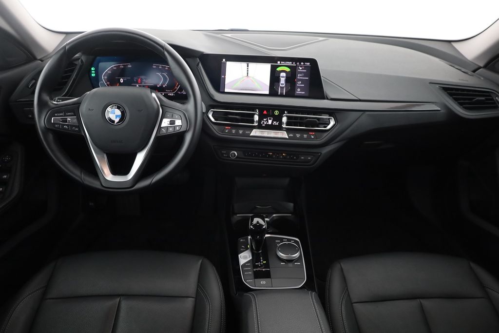 BMW 218 2024