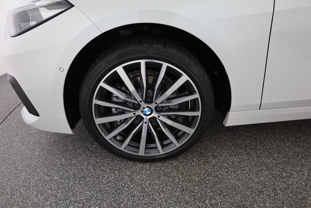 BMW 218 2024