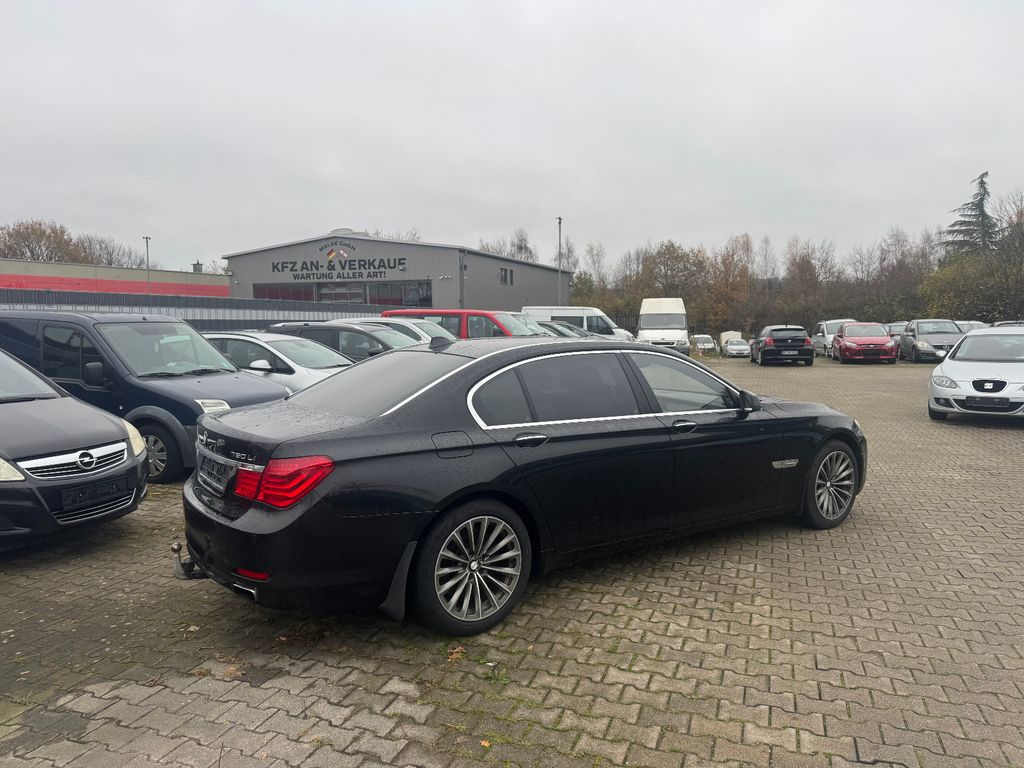 BMW 750 2009