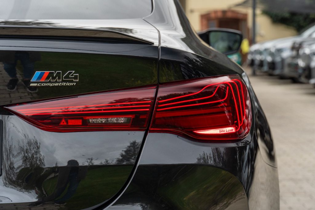 BMW M4 2025