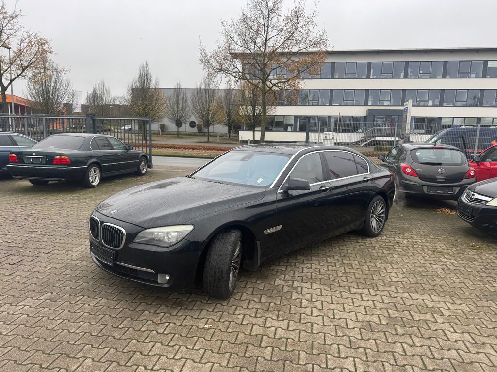 BMW 750 2009