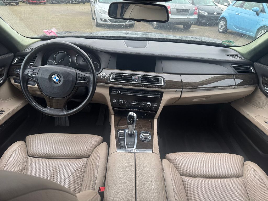 BMW 750 2009