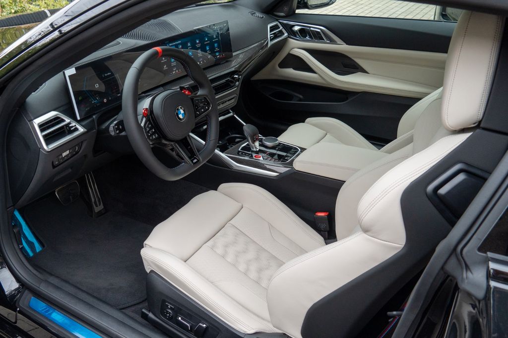 BMW M4 2025