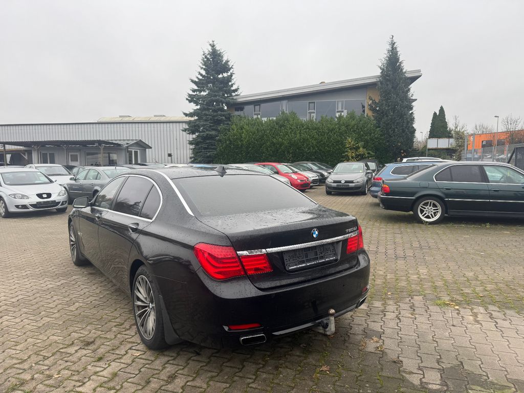 BMW 750 2009