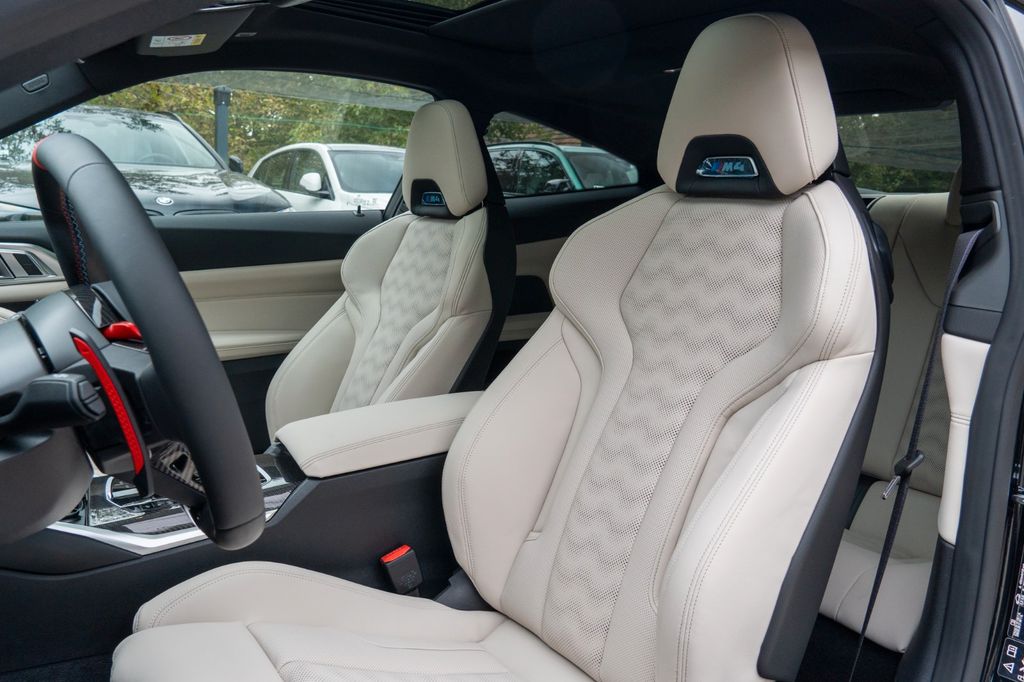 BMW M4 2025