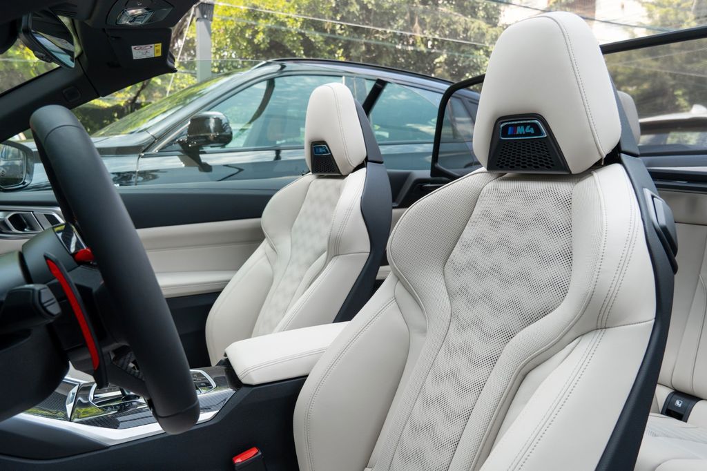 BMW M4 2025