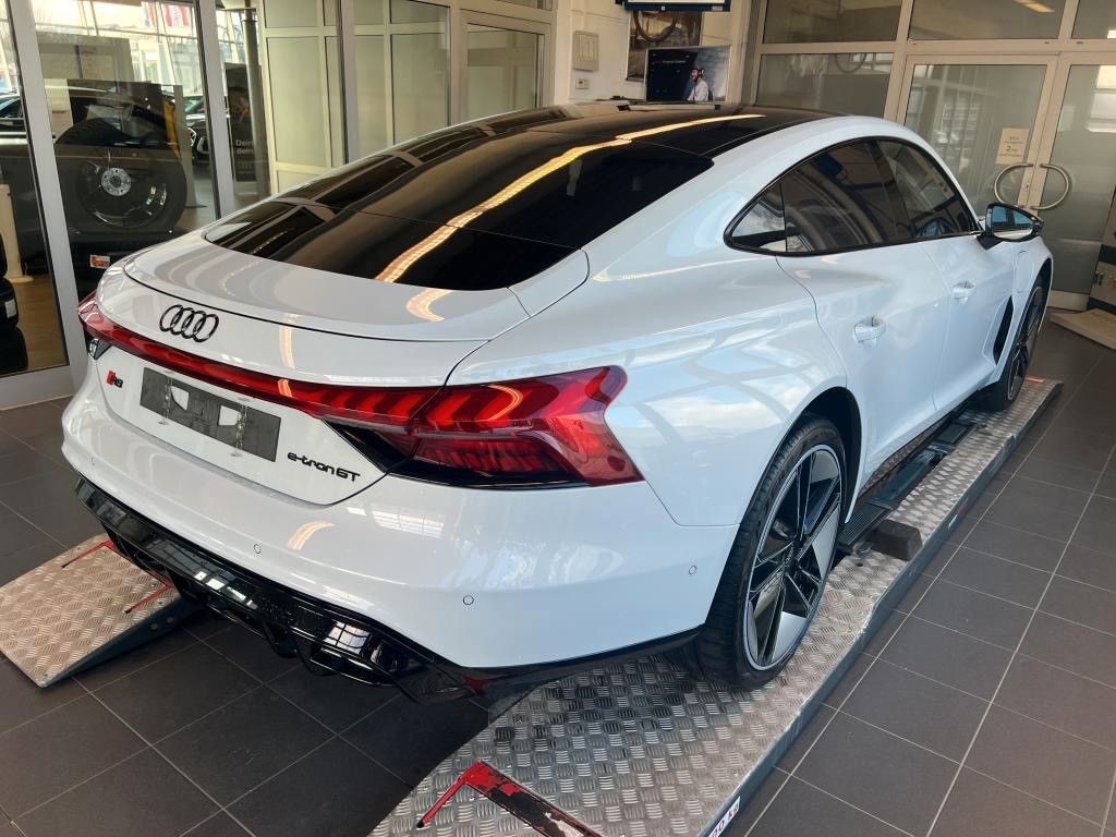 Audi RS e-tron GT 2022