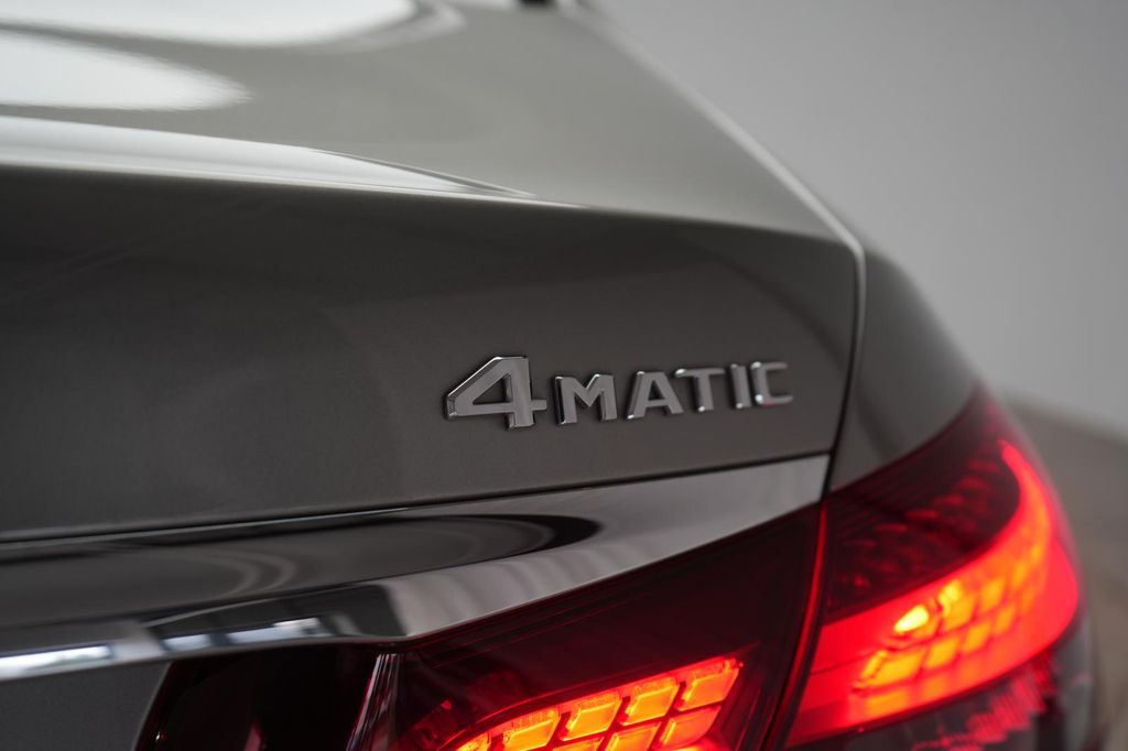 Mercedes-Benz E 300 2022