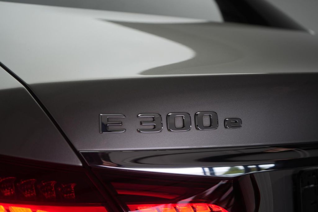 Mercedes-Benz E 300 2022