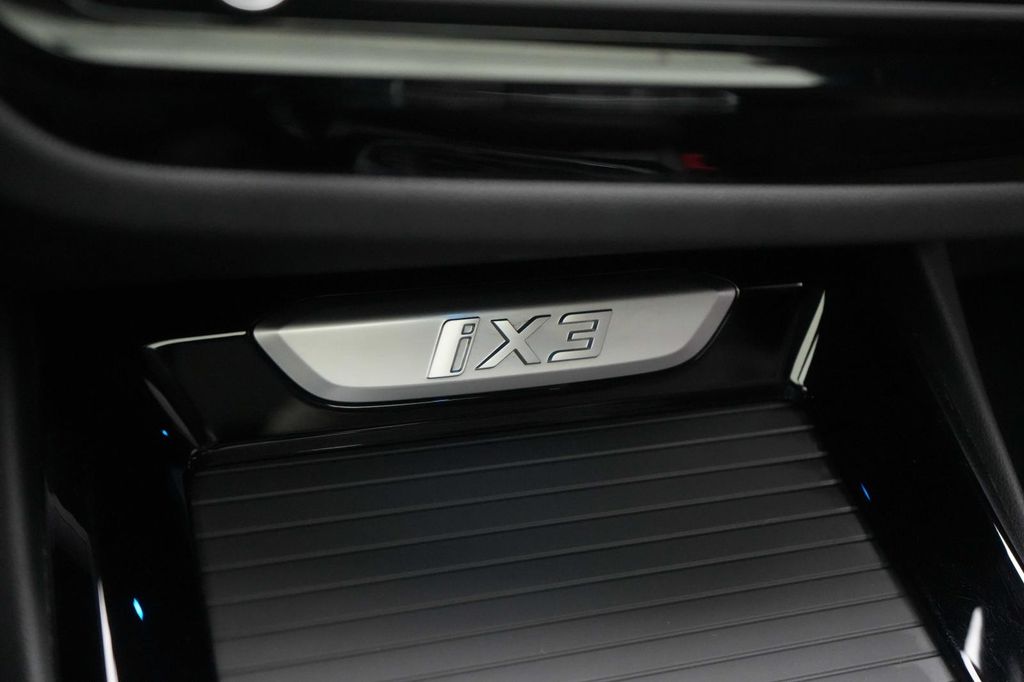 BMW iX3 2023