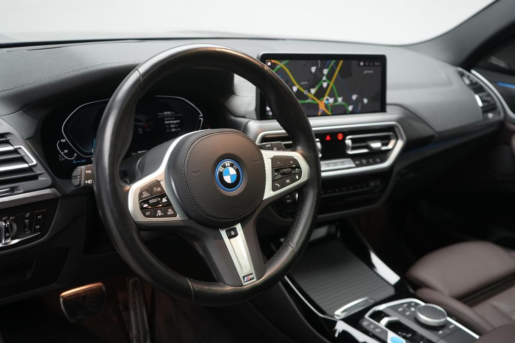 BMW iX3 2023