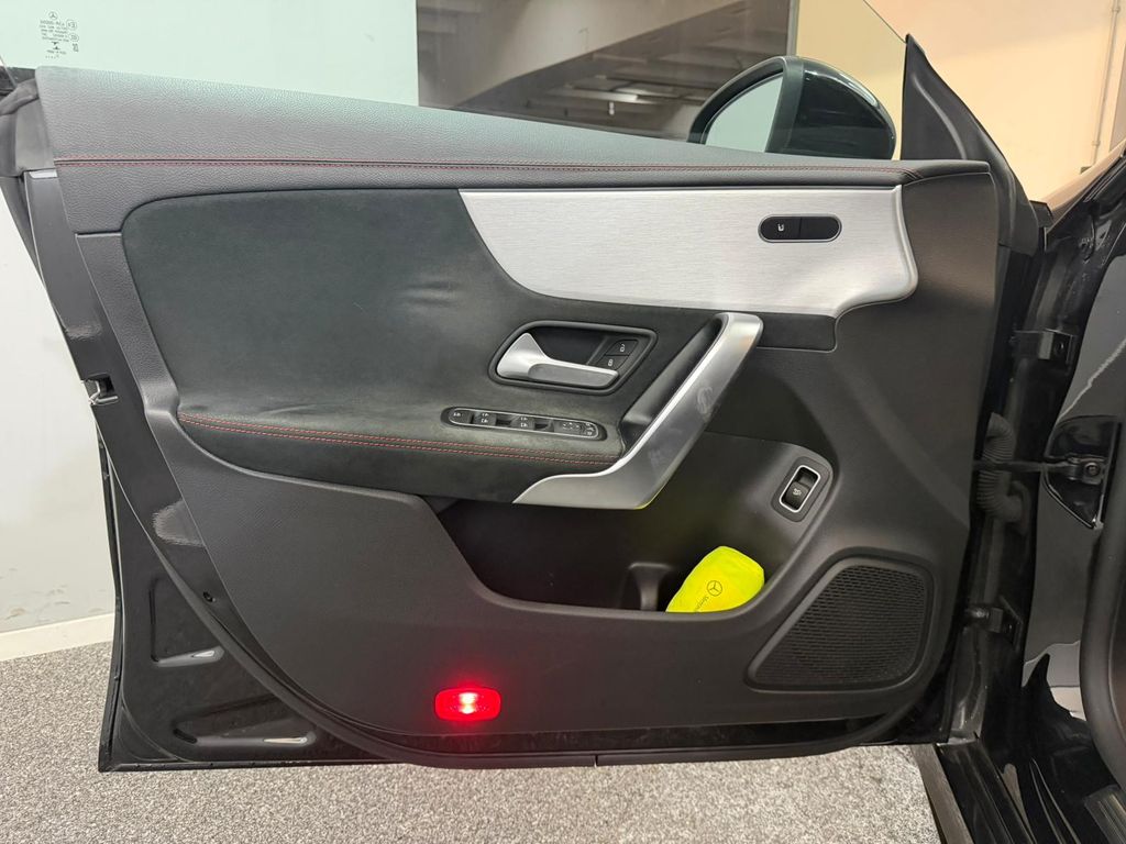 Mercedes-Benz CLA 180 2021