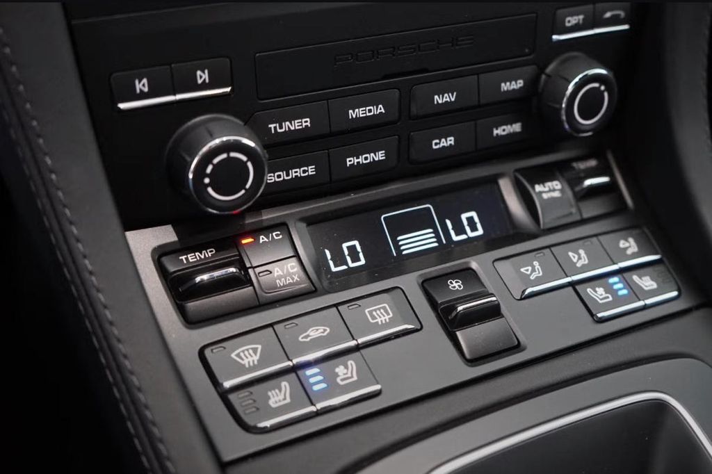 Porsche Boxster 2025