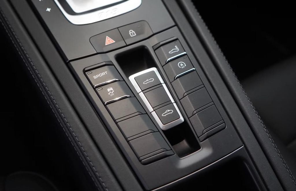 Porsche Boxster 2025