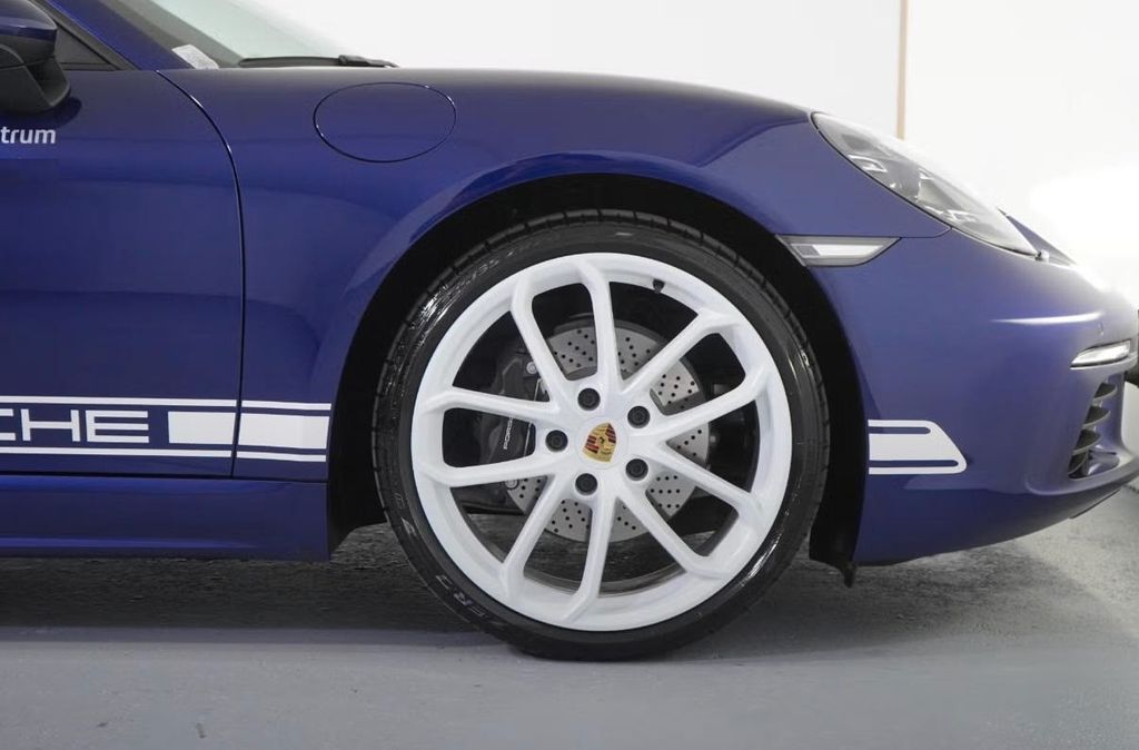 Porsche Boxster 2025