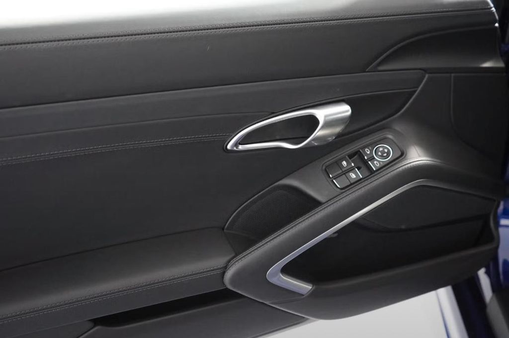 Porsche Boxster 2025