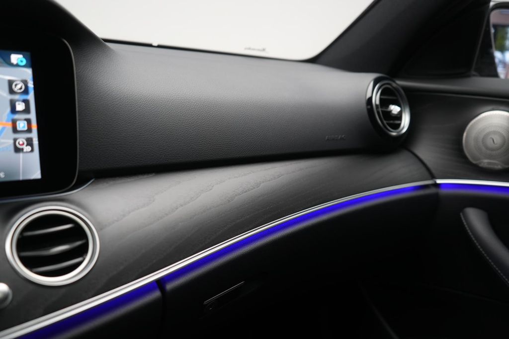 Mercedes-Benz E 300 2022