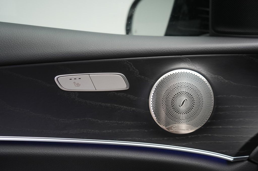 Mercedes-Benz E 300 2022