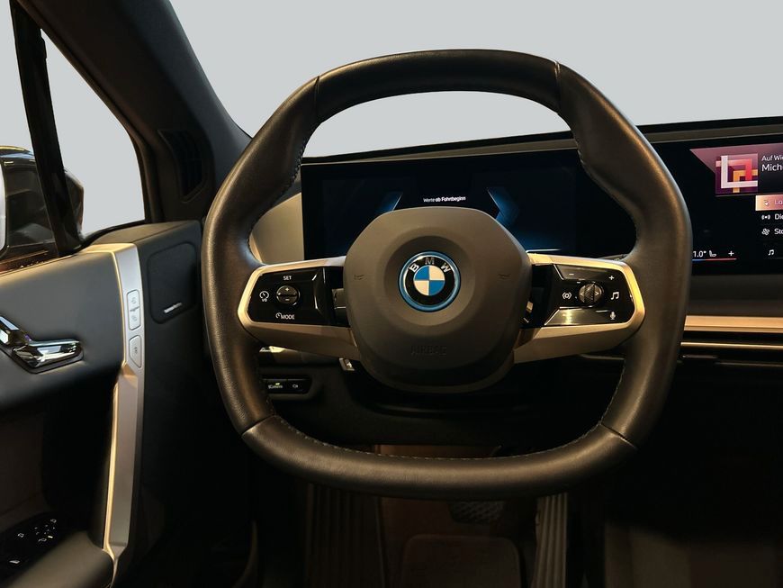 BMW iX 2023