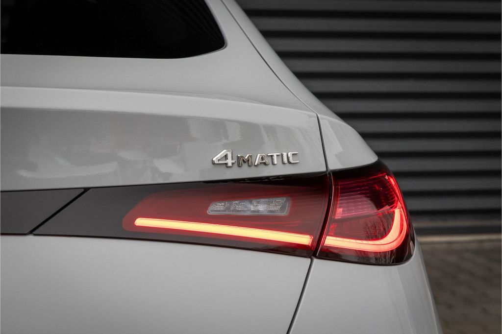 Mercedes-Benz GLC 300 2026