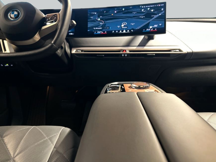 BMW iX 2023