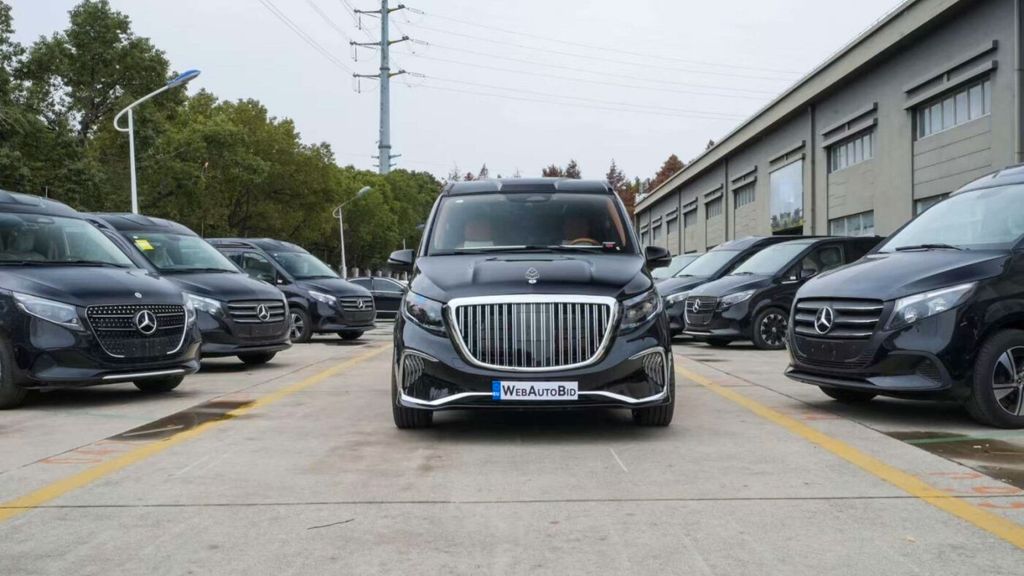 Mercedes-Benz V 300 2025
