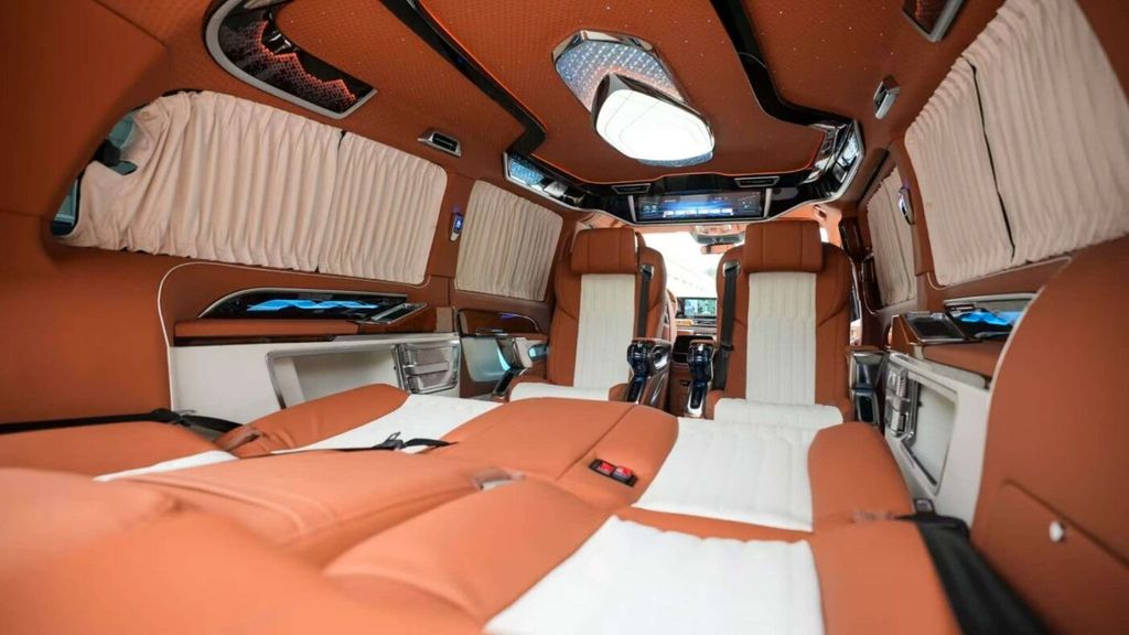 Mercedes-Benz V 300 2025