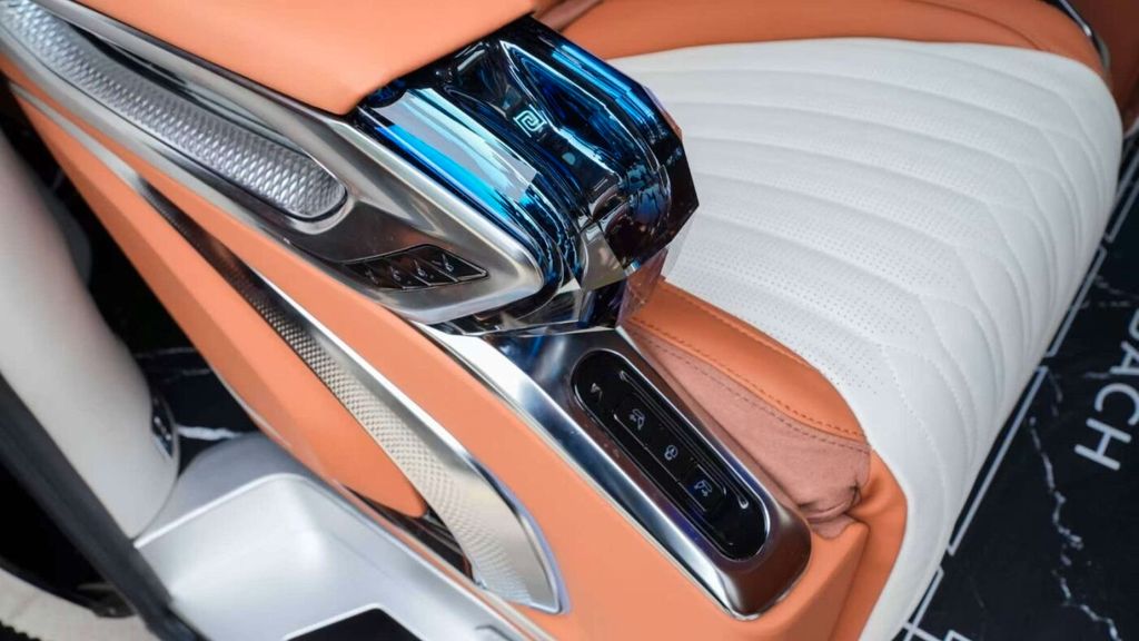 Mercedes-Benz V 300 2025