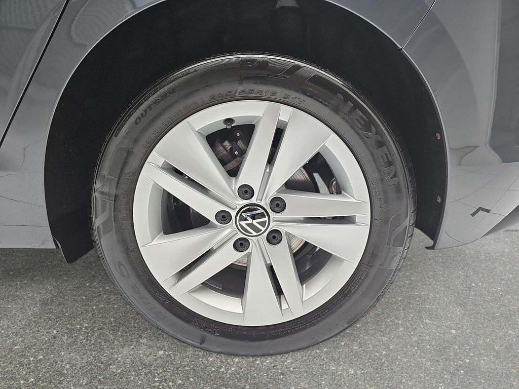 Volkswagen Golf 2024