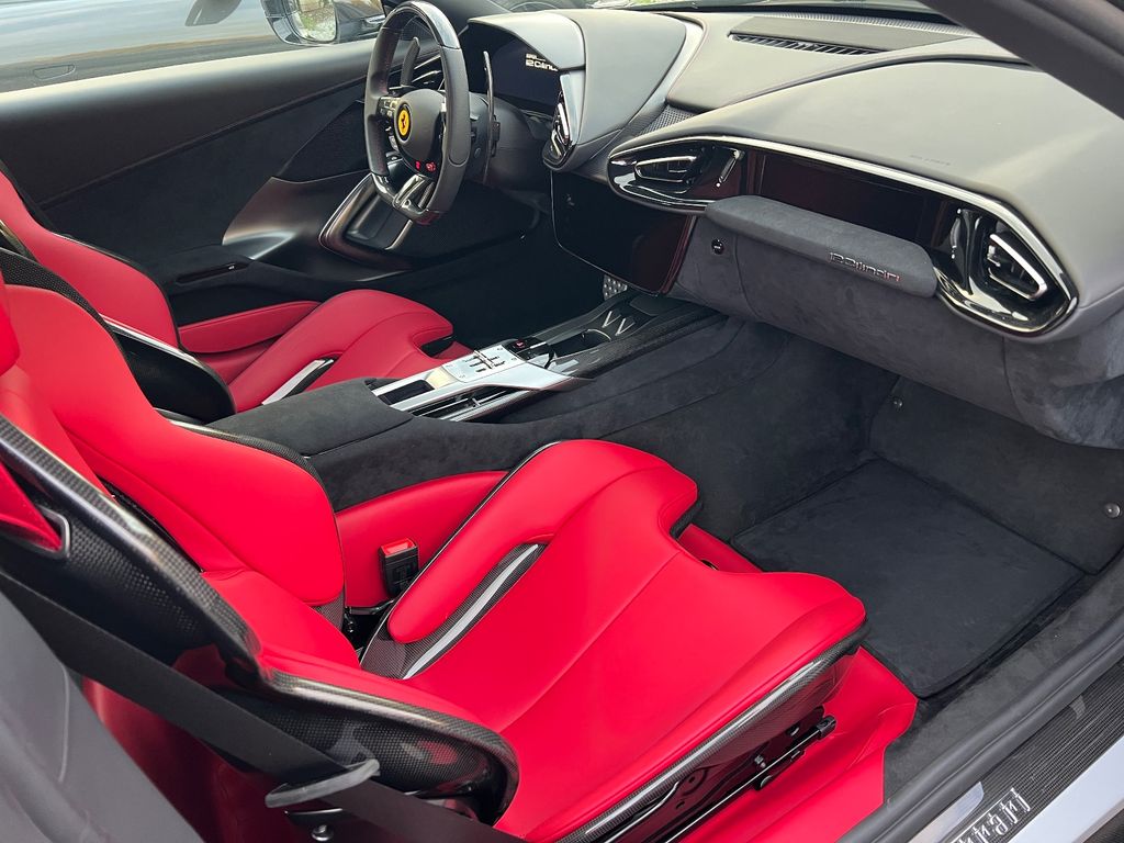 Ferrari 12Cilindri 2025