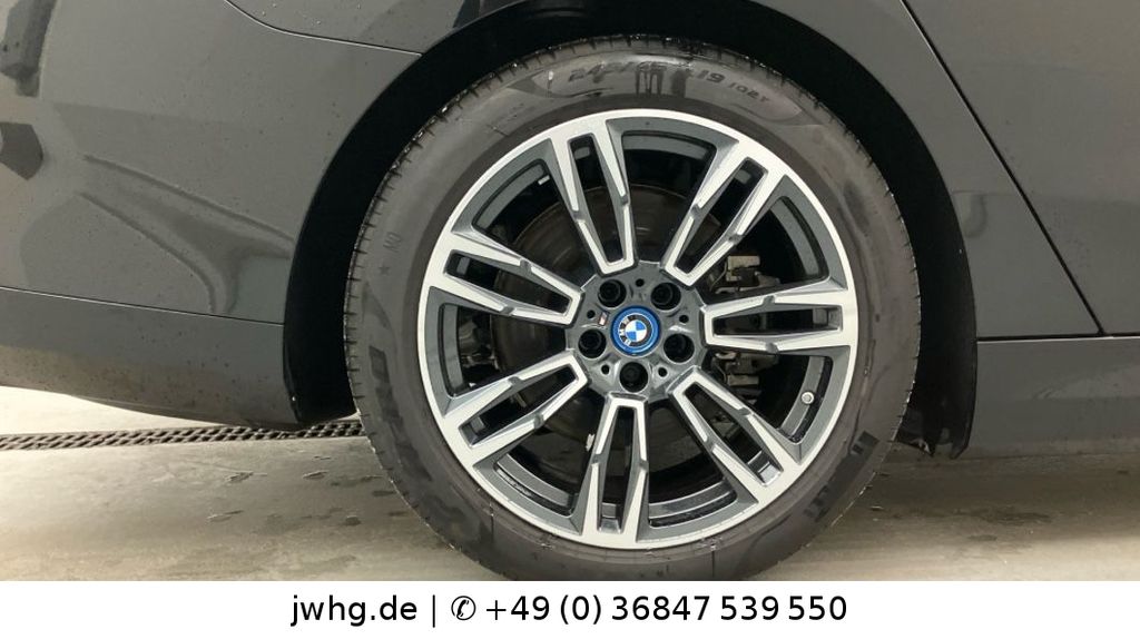 BMW i5 2024