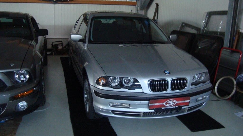 BMW 330 2001