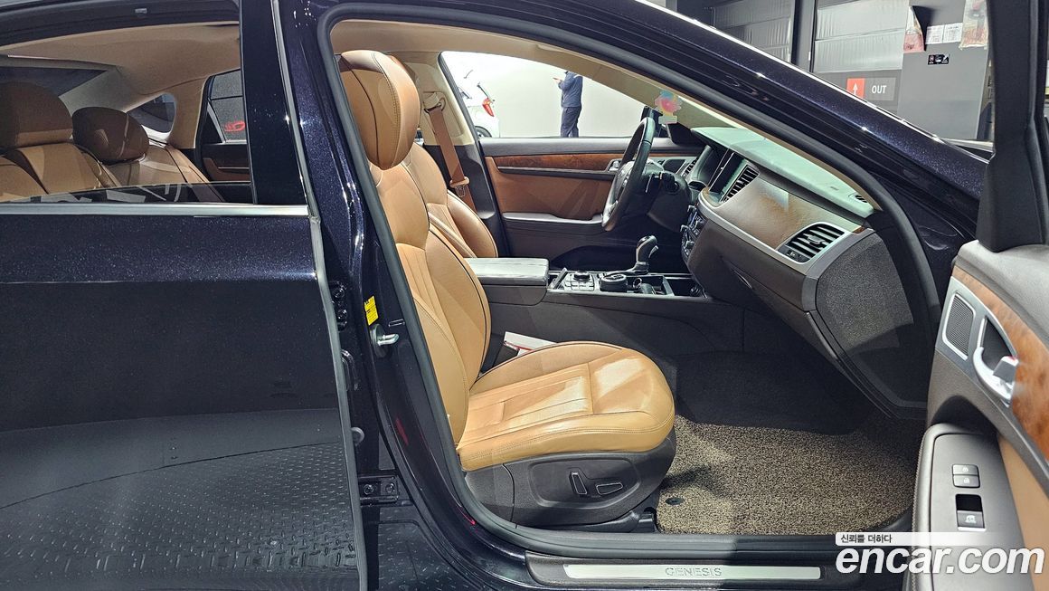 Hyundai Genesis 2016