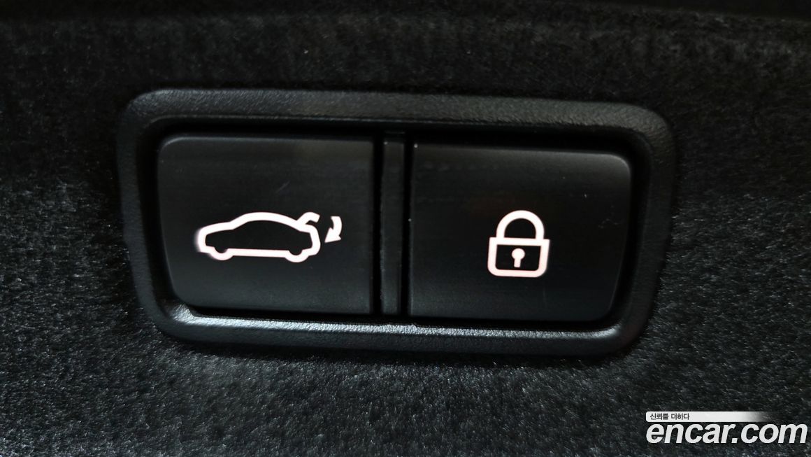 Hyundai Genesis 2016