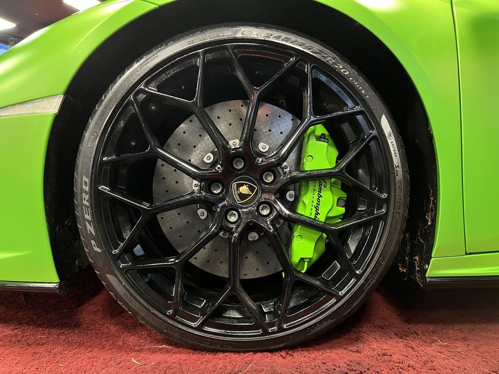 Lamborghini Huracán 2021