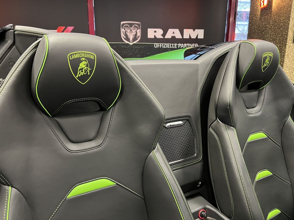 Lamborghini Huracán 2021