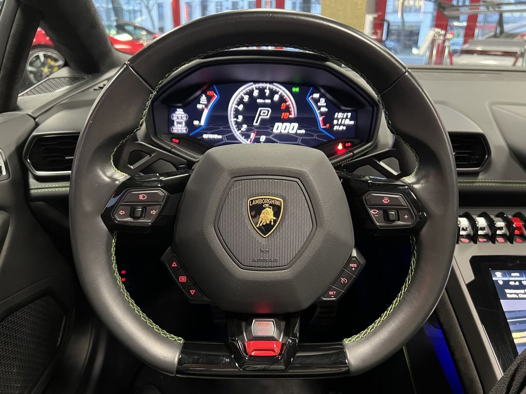 Lamborghini Huracán 2021