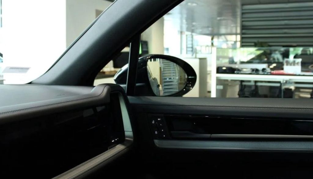 Porsche Cayenne 2025