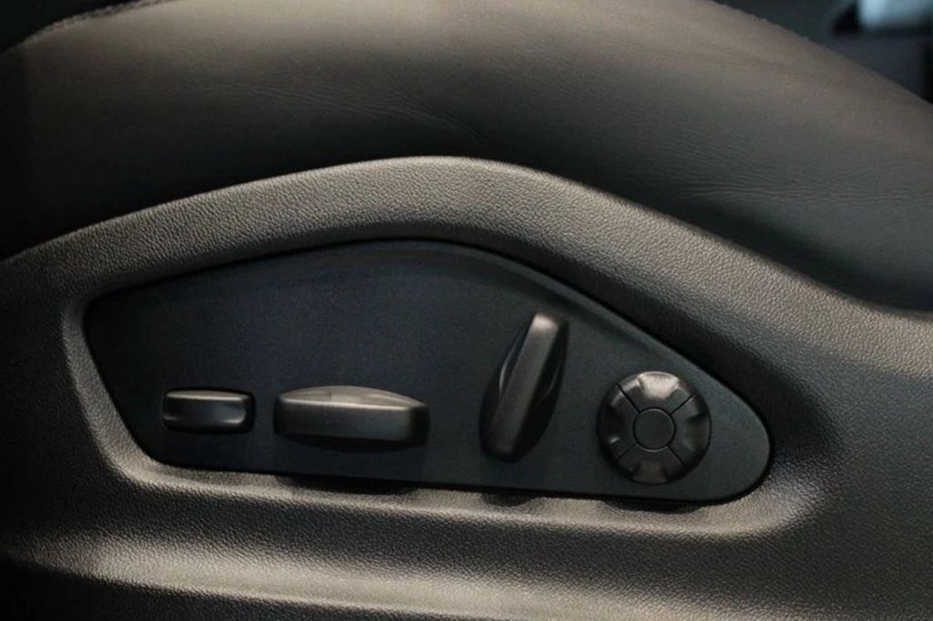 Porsche Cayenne 2025