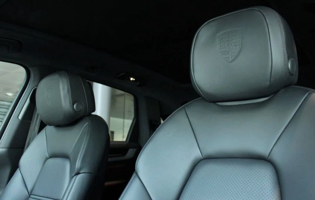 Porsche Cayenne 2025