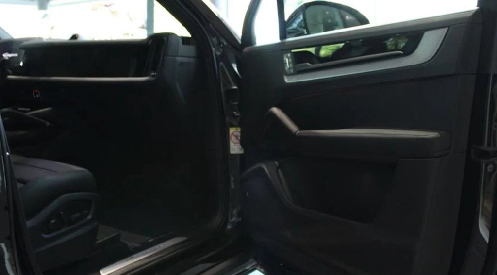 Porsche Cayenne 2025