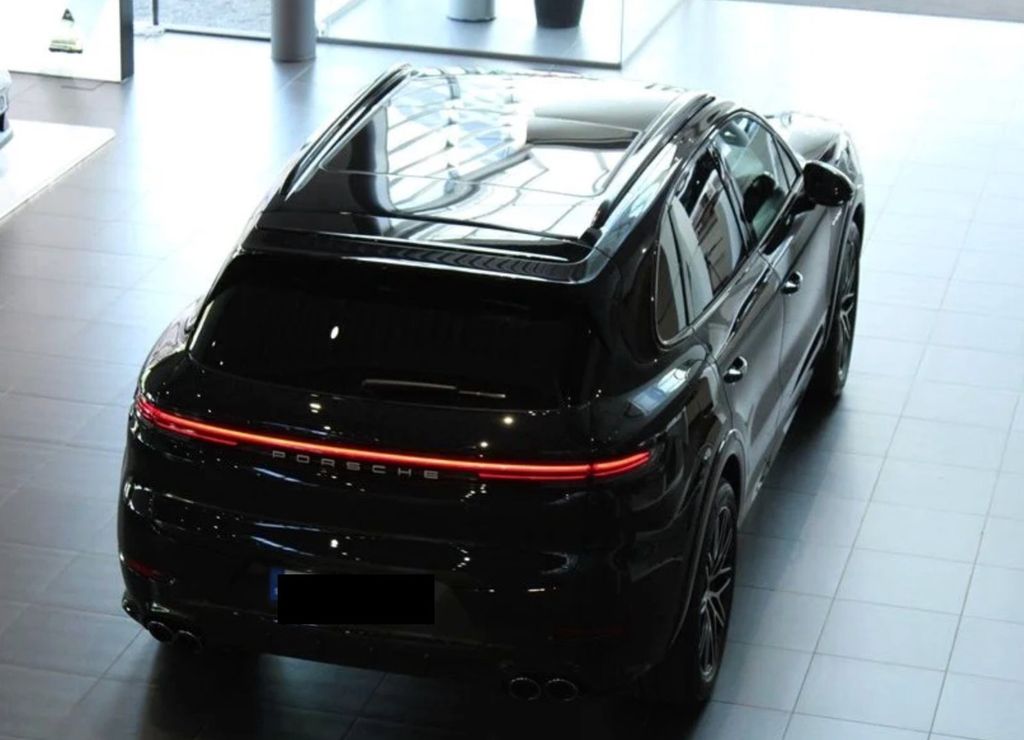 Porsche Cayenne 2025