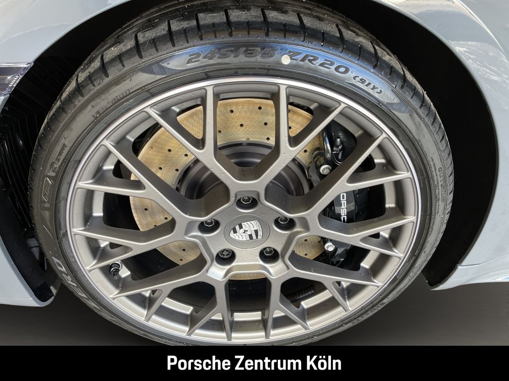 Porsche 992 2025