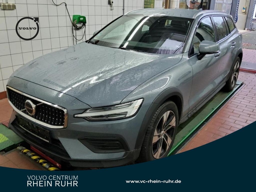 Volvo V60 Cross Country 2023
